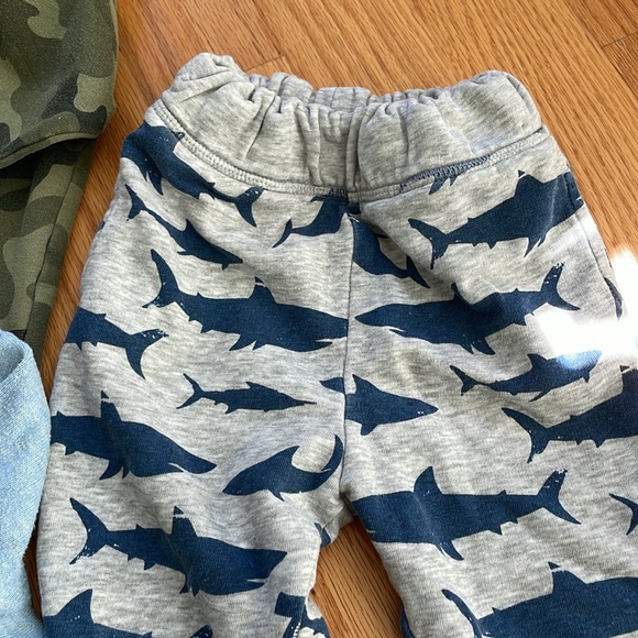 Bundle of 3-4T clothes - Picture 6 of 10